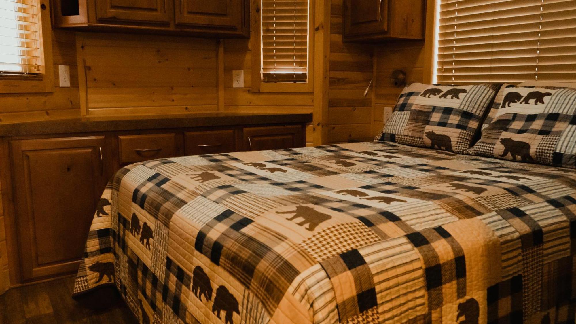Ouray Riverside Resort - Inn & Cabins Room photo