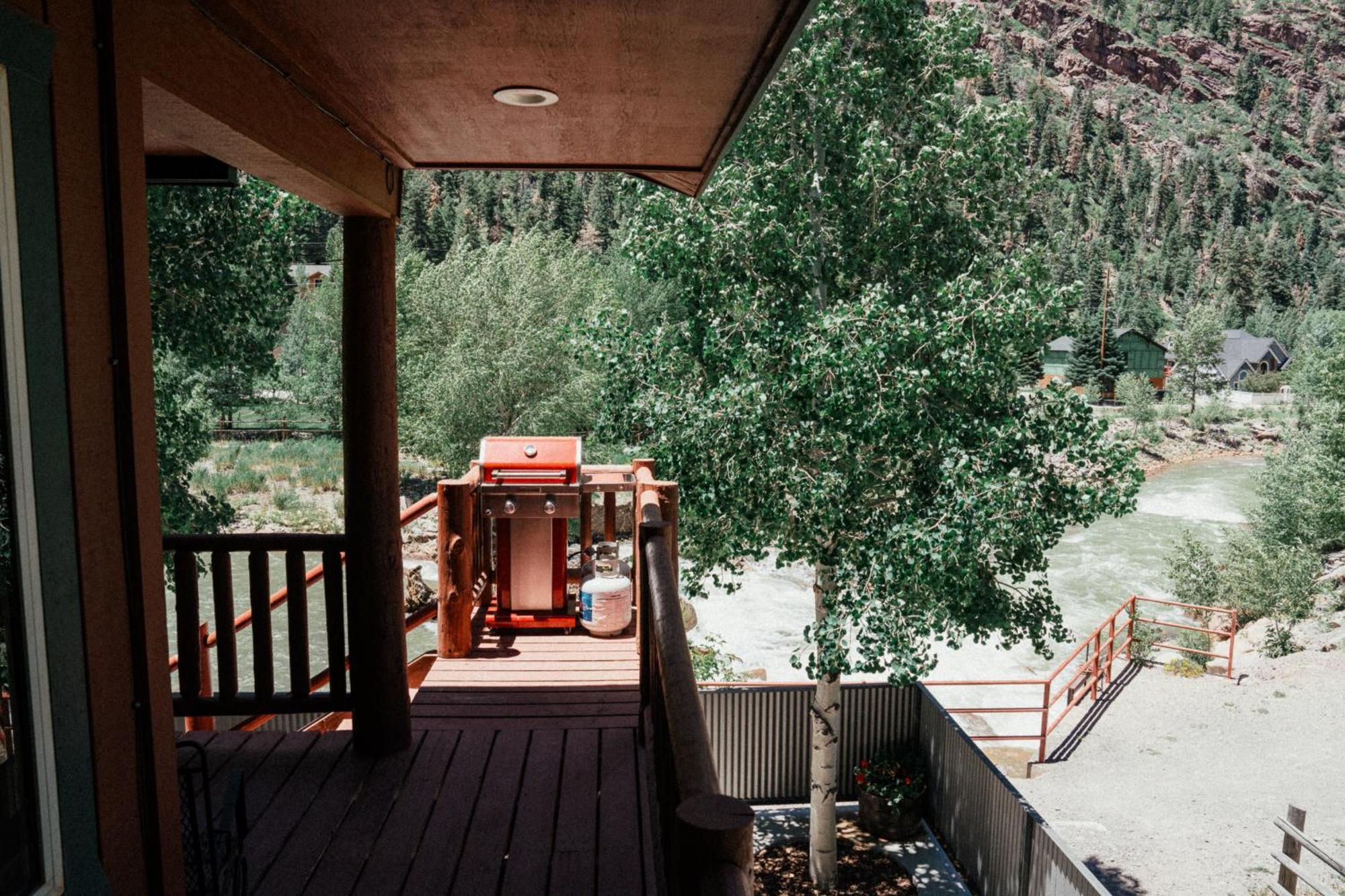 Ouray Riverside Resort - Inn & Cabins Exterior photo
